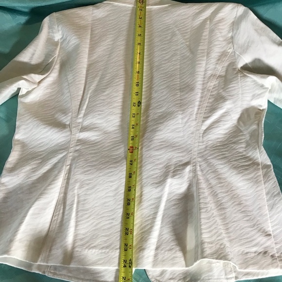 White Pants suit new with tags, breathable fabric - Picture 10 of 15